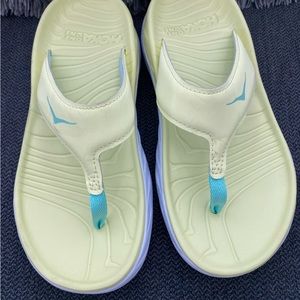 Hoka One One Ora Recovery Flip Women’s Sandals size 8